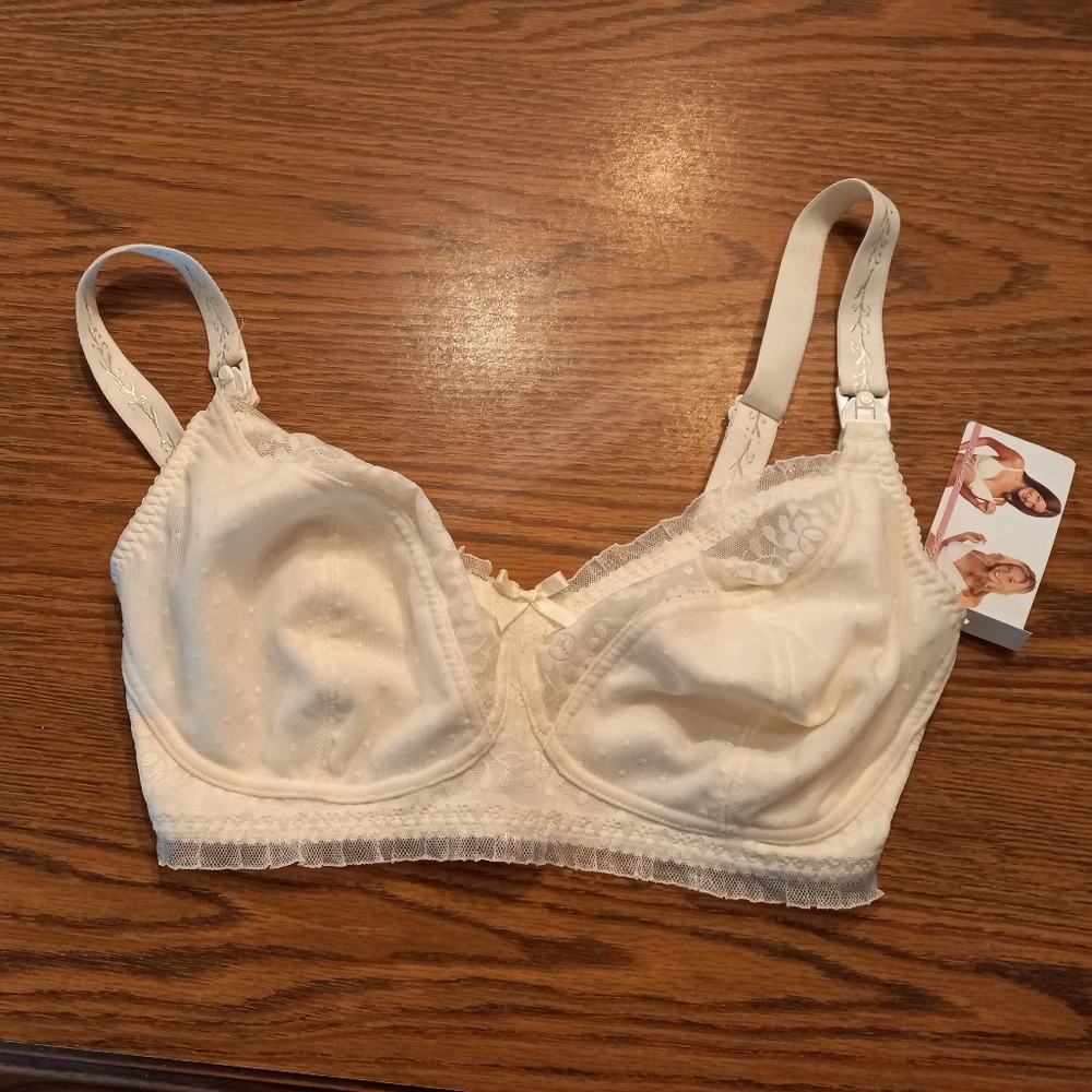 EUC Bravado Designs Floral Lace Cream Colored Bra Size 32H/I Nursing Bra